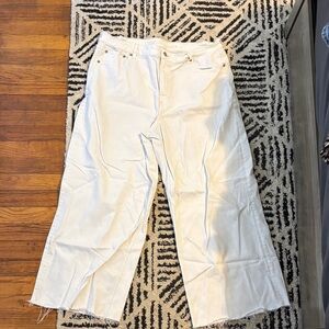 American Eagle Outfitters White Cropped Jeans